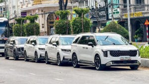 THUÊ XE CARNIVAL ĐI CÔNG TÁC