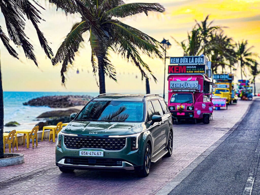 thuê xe carnival đi biển