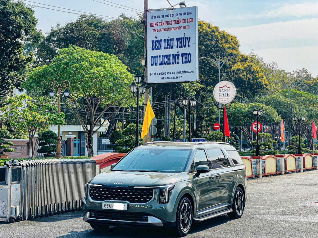 thuê xe carnival đi miền tây