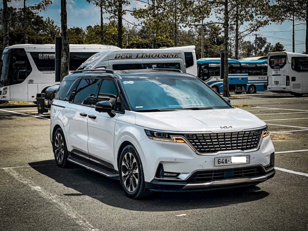 cho thuê xe carnival có tài xế