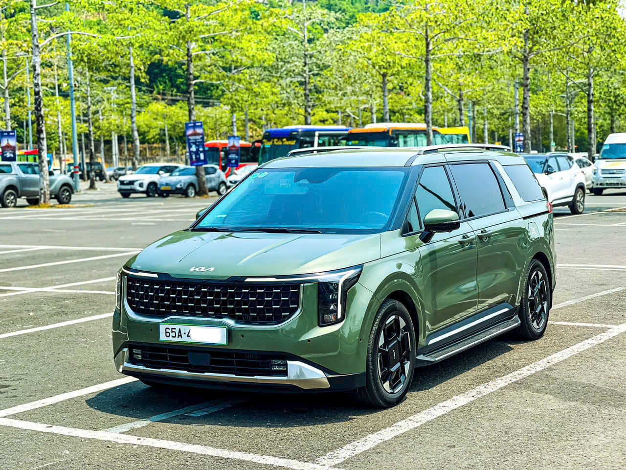 thuê xe carnival đi núi bà tây ninh